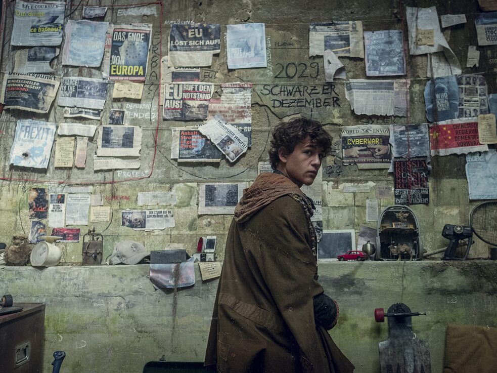 Stillframe from the Netflix original series "Tribes of Europa" 1