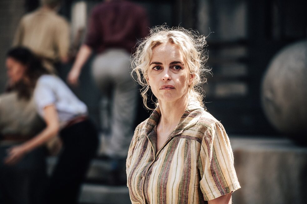 Elsie Garten (Nina Hoss) in the midst of the chaos of post-war Berlin.