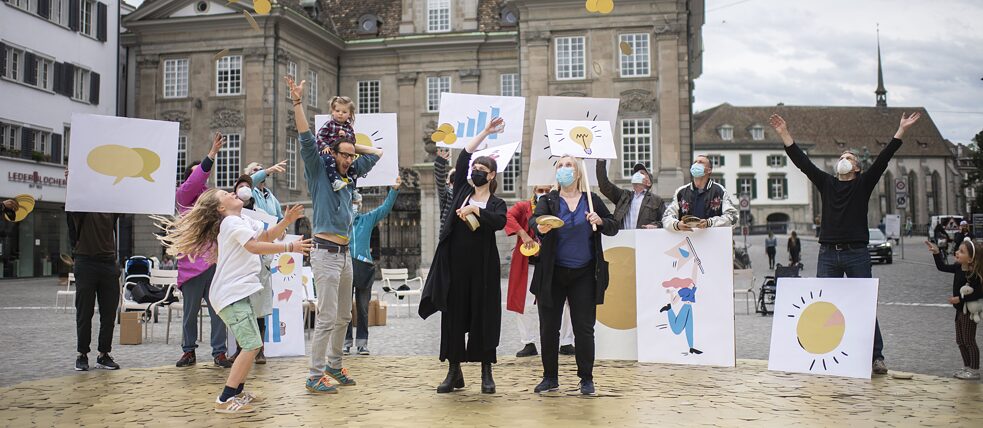 Demonstration Volksentscheid Der Schweizer Verein Grundeinkommen brachte die Idee bis zum Volksentscheid – die Schweizer Bevölkerung stimmte jedoch dagegen.