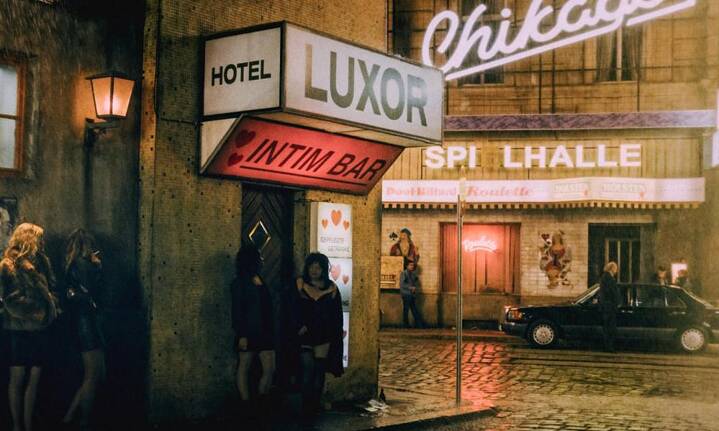 Stillframe from the Amazon Prime Germany original series "The Pimp No F**ing Fairytale"