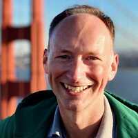 Tom Smits Tom Smits, Professor für deutsche Variationslinguistik am Institut für Linguistik und für Englisch, Deutsch und CLIL-Didaktik an der Antwerp School of Education