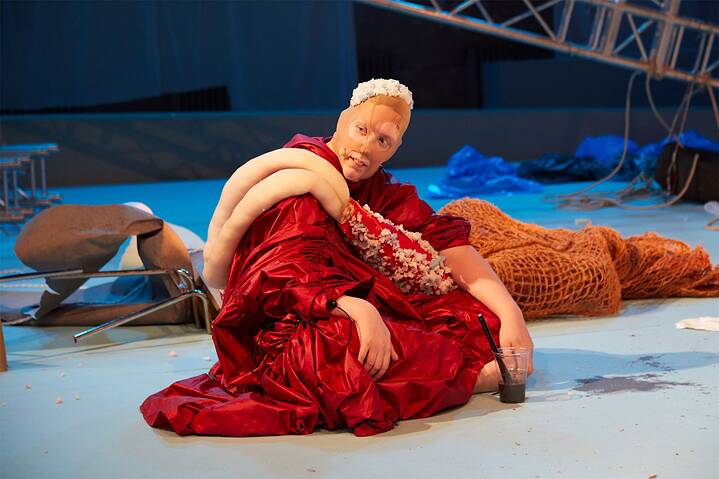 „Funny Games“ der inklusiven Theatergruppe Meine Damen und Herren Bild von der Inszenierung „Funny Games“ der inklusiven Theatergruppe Meine Damen und Herren, in Kooperation mit dem Deutschen Schauspielhaus Hamburg