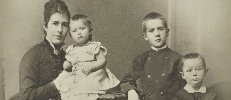 Julia Mann-da Silva Bruhns Portrait of Julia Mann with children