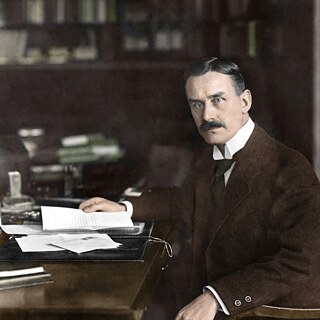 Thomas Mann 1916, Porträt am Schreibtisch, nachträglich coloriert