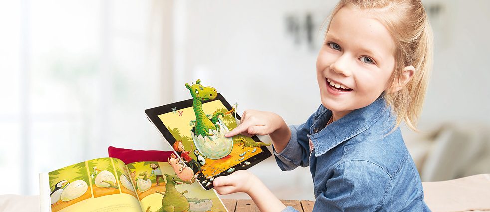 Digitale Formate wie das „SuperBuch“ sind auch für die kleinsten Leser*innen mittlerweile selbstverständlich. Digitale Formate wie das SuperBuch sind auch für die kleinsten Leser mittlerweile selbstverständlich.