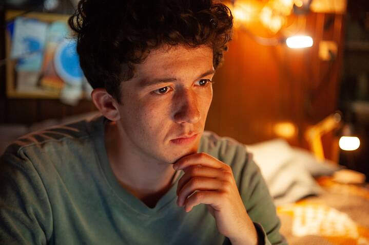 Still frame from the Netflix Series “How to sell drugs online (fast)” 