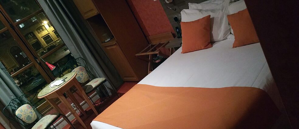 Überraschende Nacht im Hotel Überraschende Nacht im Hotel