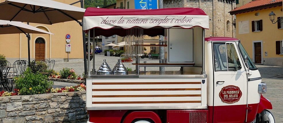 Italienischer Eiswagen Eisverkäufer, kleine Restaurants, Reiseleiter: Vor allem kleine Unternehmen aus der Tourismusbranche sind aufgrund fehlender Touristen gefährdet.