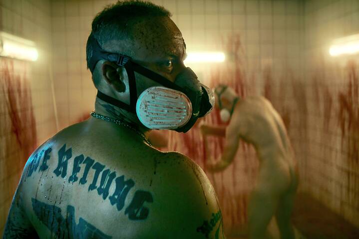 "Die Rettung",  Erol Nowak als Helge in "Crooks"