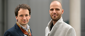 Ein Portraitfoto von Bariton Lorenzo de Cunzo und Pianist Tarek El Barbari.