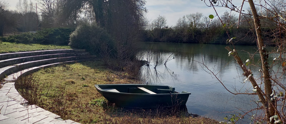Abhinavs Smaragdgarten liegt in der Normandie und lädt ein, sich der Natur ein Stückchen näher zu fühlen. Abhinavs Smaragdgarten liegt in der Normandie und lädt ein, sich der Natur ein Stückchen näher zu fühlen.